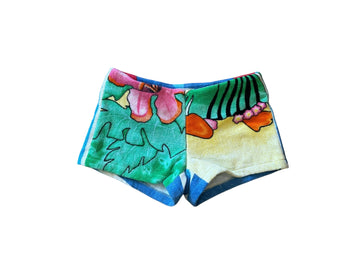 Queen Bee Short in Hawaiian Luau