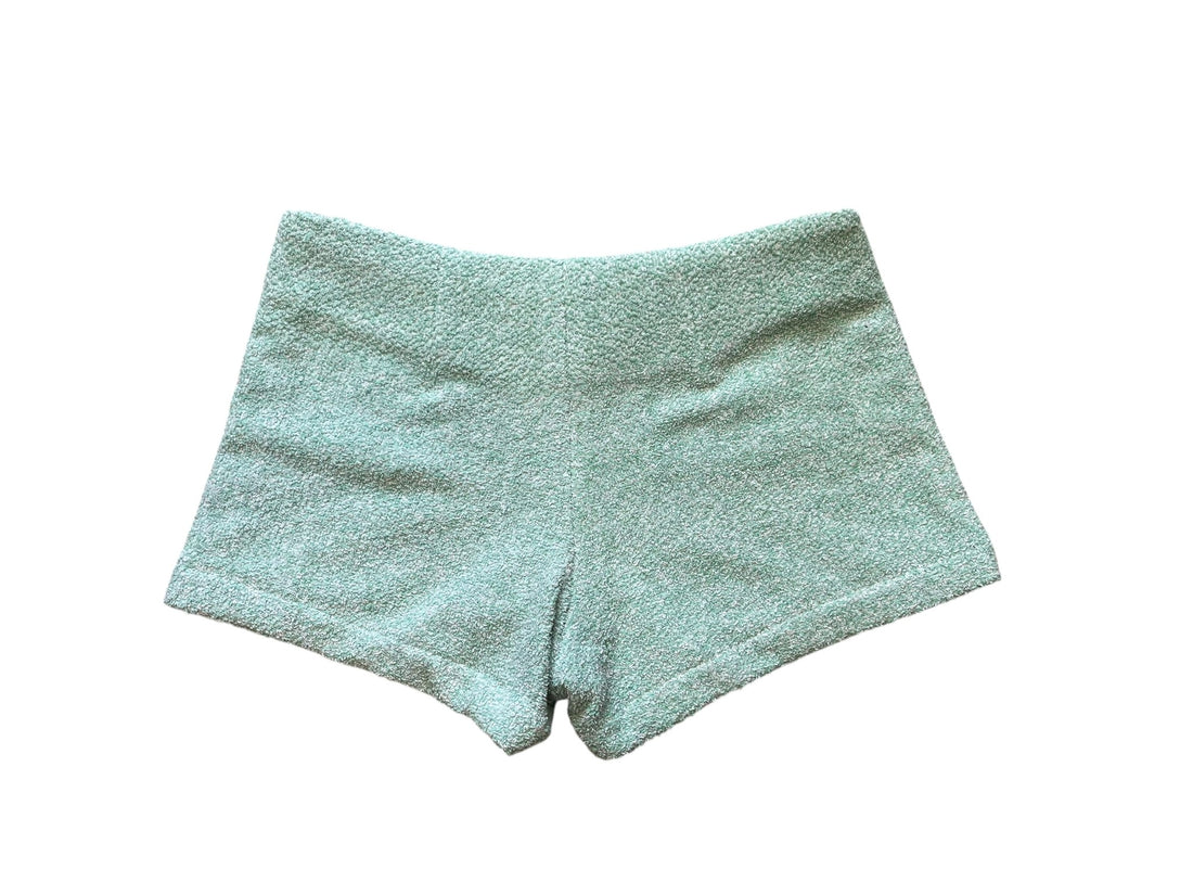 Queen Bee Short in Aquamarine Daisy Dream