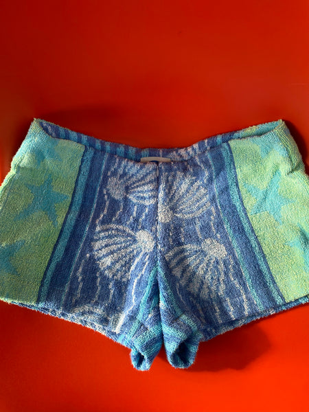 Queen Bee Shorts in Shello?