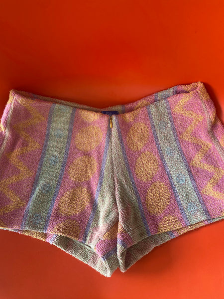 Queen Bee shorts in Sunset Surf